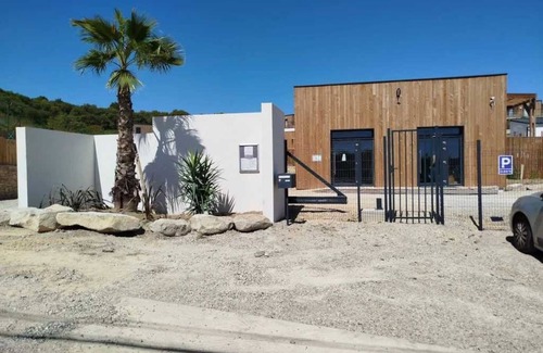 Calvisson House | Camping 3 étoiles - Parc aquatique - ccb00ih