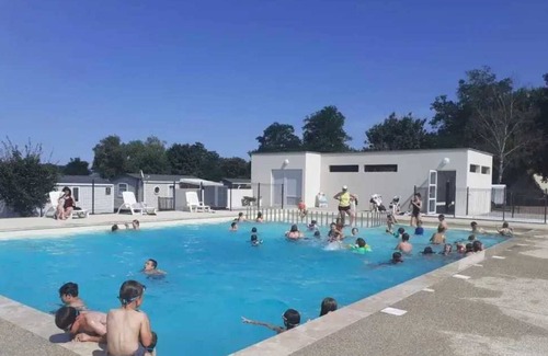 Argenton-Chateau House | Camping 3 étoiles - Piscine - ccbahif