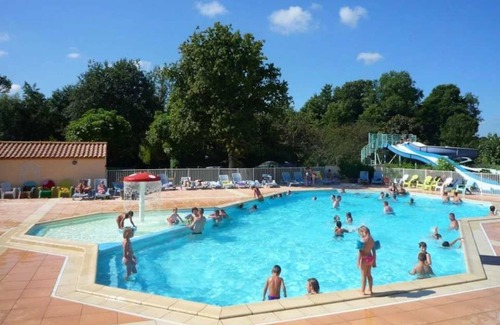 Challans House | Camping 4 étoiles - Piscine - efci0g