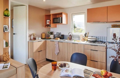 Saint-Julien-des-Landes House | Camping 5 étoiles - Piscine - ccbbdih