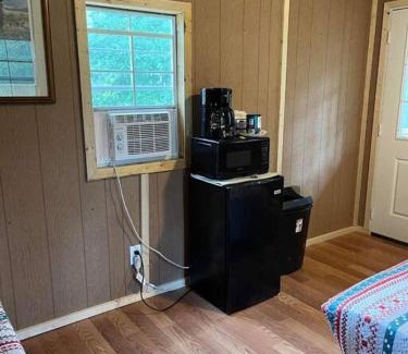 Saint Joe House | Camping Cabin with private Bathroom