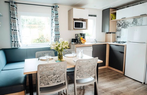 Millau House | Camping du Viaduc * - 5-room mobile home for 8/10 people