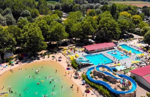 Chateauneuf-de-Galaure House | Camping Le Château de Galaure* - Comfort 4-room mobile home for 6 people