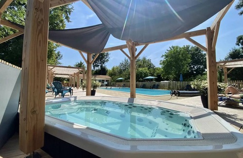Coulon Ski Chalet | Camping La Venise Verte * - PREMIUM chalet 36m² (2 bedrooms) including a 6m² covered terrace + TV for 4 people