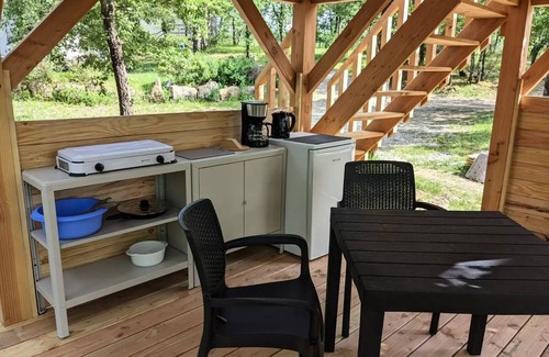 Belloc House | Camping le Roc del Rey* - 2-room cabin on stilts for 2 people Without sanitary facilities