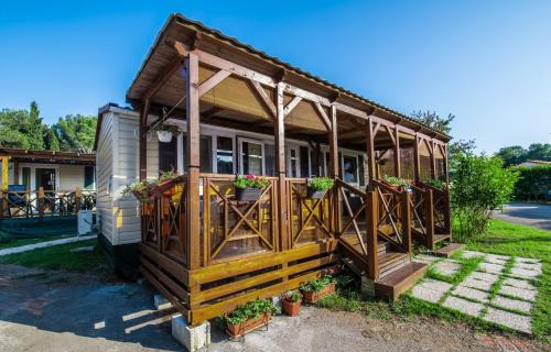 Stinjan Resort | Camping Media Mobile Homes in Brioni Sunny Camping