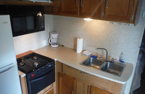 Sesser RV Rental | Camping with out the hassle! Smart TV and 50 Mbps Wi-Fi!