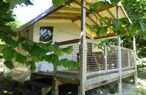 Rouffignac-Saint-Cernin-de-Reilhac House | Campsite Flower Les Terrasses de Dordogne * - Canvas Bungalow 3 Rooms 5 People Without Sanitary