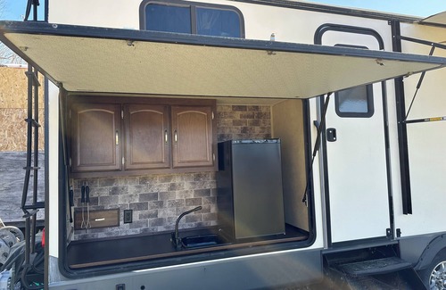 Ruffin RV Rental | Campsite #1 Cozy RV in Lovely St. George with AC, WiFi