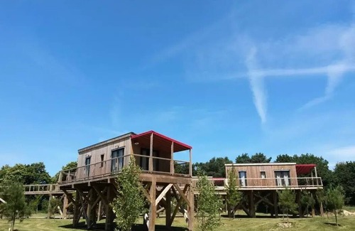 Caro Cabin | Campsite maeva Respire Domaine de Kervallon * - Cottage on Stilts 3 Rooms 4 People + TV