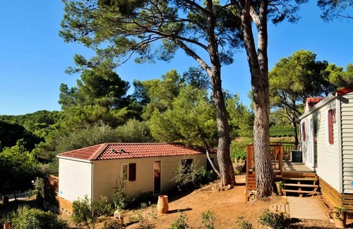 Castelnau-de-Guers House | Campsite Residential La Pinède * - Madison PREMIUM-2 bedrooms 40m2- *Clim, terrace, TV* 6 persons