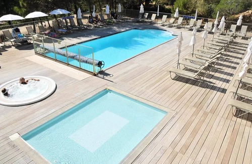 Castelnau-de-Guers House | Campsite Residential La Pinède * - Madison PREMIUM-2 bedrooms 40m2- *Clim, terrace, TV* 6 persons