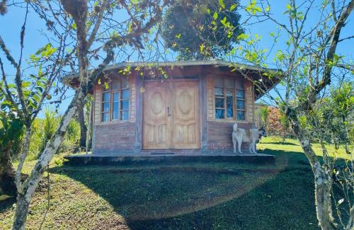 Tulipe Cabin | CAMVUL Farm Lodge - Finca Hotel