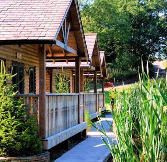 Nantgarw Hotel | Canada Lodge and Lake