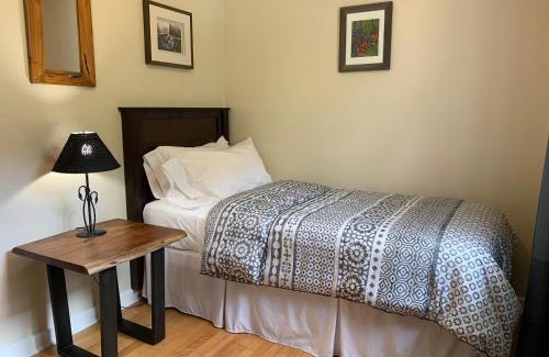 Field Hotel | Canadian Rockies Inn - Adults only