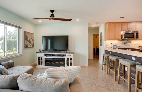 Tampa Cottage | Canal-front Tampa Vacation Rental w/Private Pool!