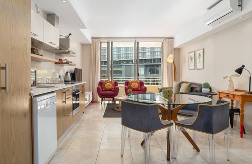 Victoria and Alfred Waterfront Apartment | Canal Quays 202