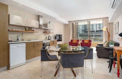 Victoria and Alfred Waterfront Apartment | Canal Quays 202