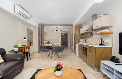 Victoria and Alfred Waterfront Apartment | Canal Quays 202