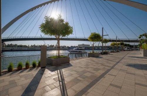 Al Safa Apartment | CanalFront - Central Location up to 7 Guests