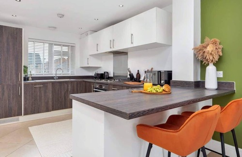 Hanley House | Canalside House Summa