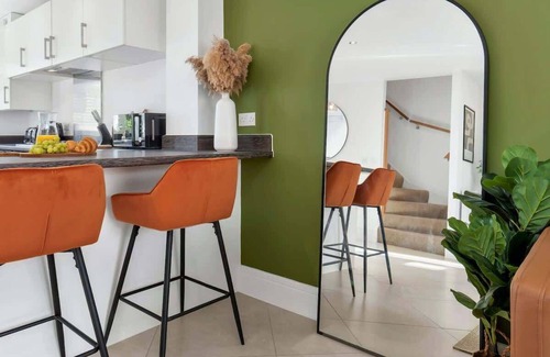 Hanley House | Canalside House Summa