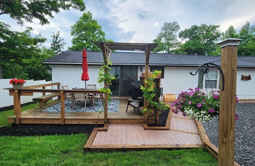Holcomb Cottage | Canandaigua Lake Cottage