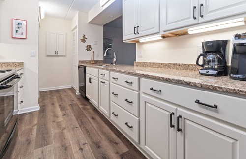 Holcomb Condo | Canandaigua Lake Front Condo, Beach Access, Hike, Fireplace