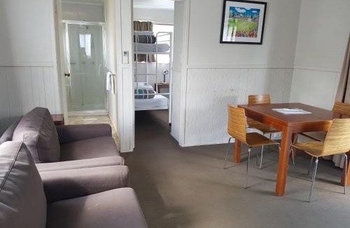 Watson Hotel | Canberra Carotel Motel