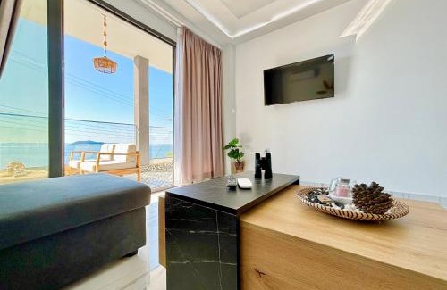 Neos Marmaras Apartment | Candi Luxury Suites 2