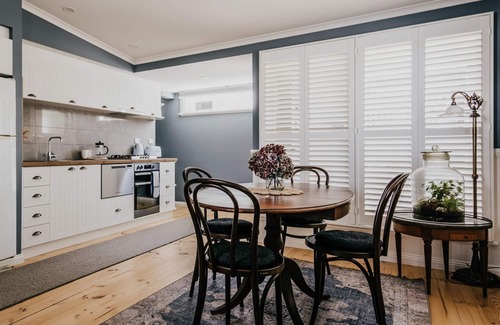 Daylesford House | Candlebark Daylesford ~ Gorgeous Cottage!
