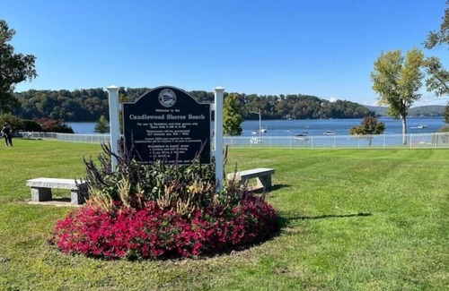 Brookfield House | Candlewood Lake, Brookfield CT
