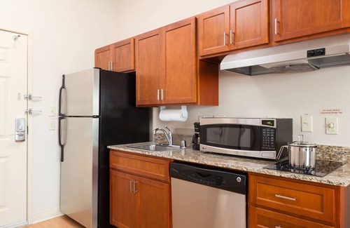 Northeast El Paso Hotel | Candlewood Suites El Paso North by IHG
