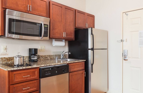 Northeast El Paso Hotel | Candlewood Suites El Paso North by IHG