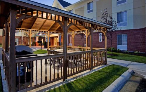 I-435 West KC-KS Hotel | Candlewood Suites Kansas City by IHG