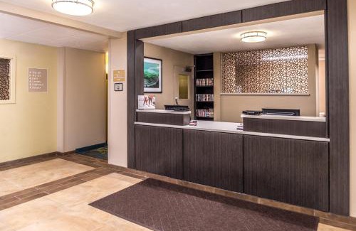 I-435 West KC-KS Hotel | Candlewood Suites Kansas City by IHG