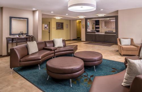 I-435 West KC-KS Hotel | Candlewood Suites Kansas City by IHG