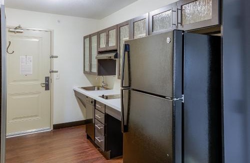 Lakeville Hotel | Candlewood Suites Lakeville I-35 by IHG