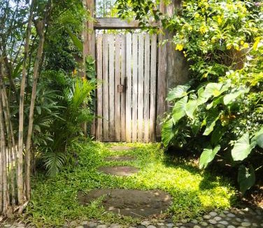Banjarangkan Villa | Candy Home Stay