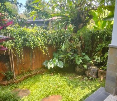 Banjarangkan Villa | Candy Home Stay