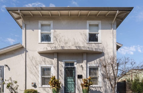 Santa Rosa Apartment | Cannery Loft @ Railroad Square Top Floor Views