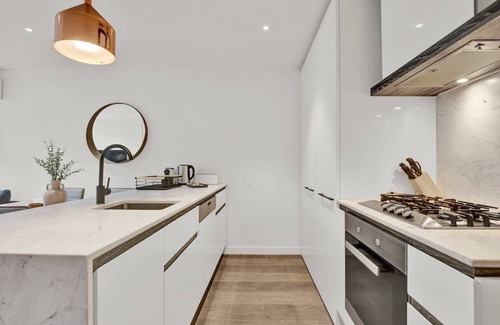 Saint Kilda South Apartment | Canopy - Boutique Elwood Luxury with parking