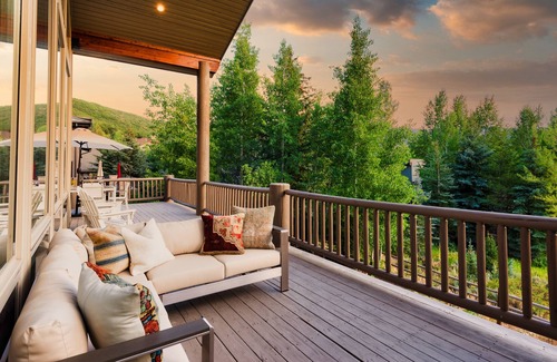 Deer Valley Cabin | Canopy by AvantStay | 8 BR Cabin w/ Hot Tub, Movie Theatre & Sauna
