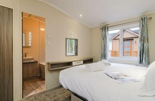 Stuppington Resort | Canterbury Reach Lodge Retreat