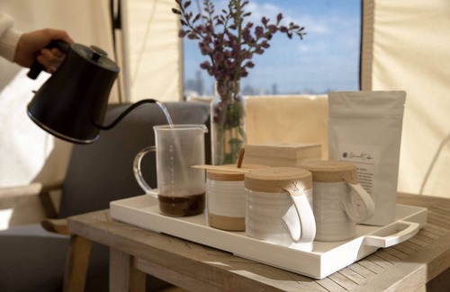 Manhattan Cabin | Canvas Retreats | Morning Yoga | City Escapes