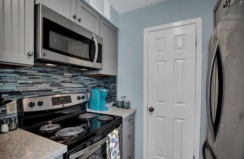 Canyon Lake Condo | Canyon Lake condo, a short drive to New Braunfels, boat & trailer parking