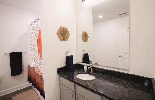 East Lawrence Apartment | Canyon Stop