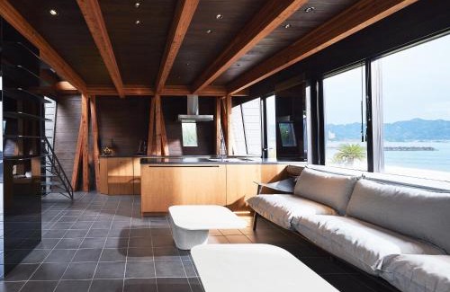 Kyonan Villa | CAP MARTIN Funny house