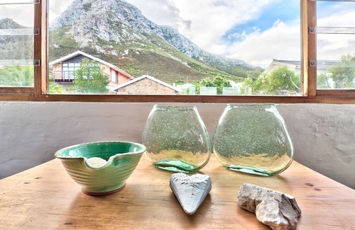 Voelklip House | Cape Chestnut Villa; a trendy friends- and family getaway. Voëlklip.