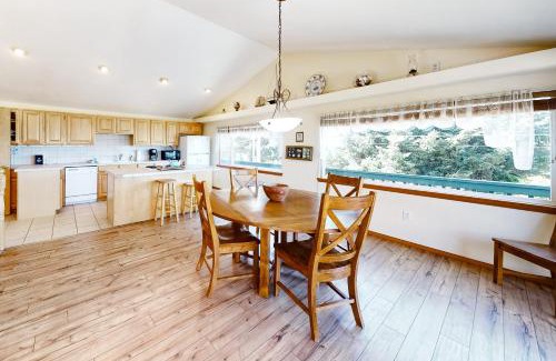 Cape Meares House | Cape Meares Retreat